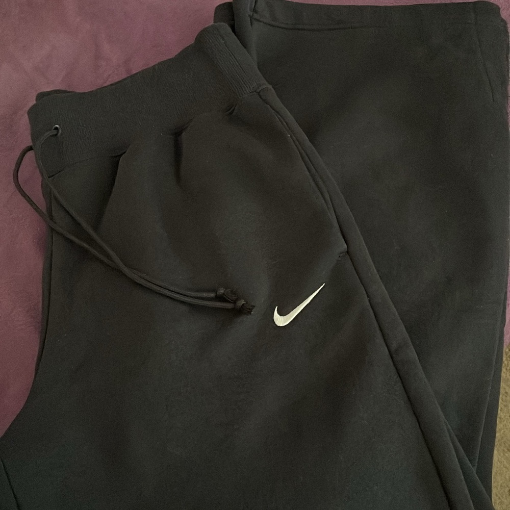 NIKE WOMEN STRAIGHT LEG SWEATS